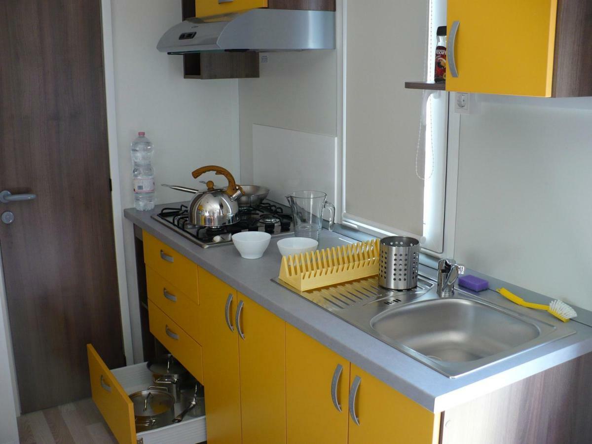 Victoria Mobilehome In Centro Vacanze San Francesco Duna Verde Eksteriør billede